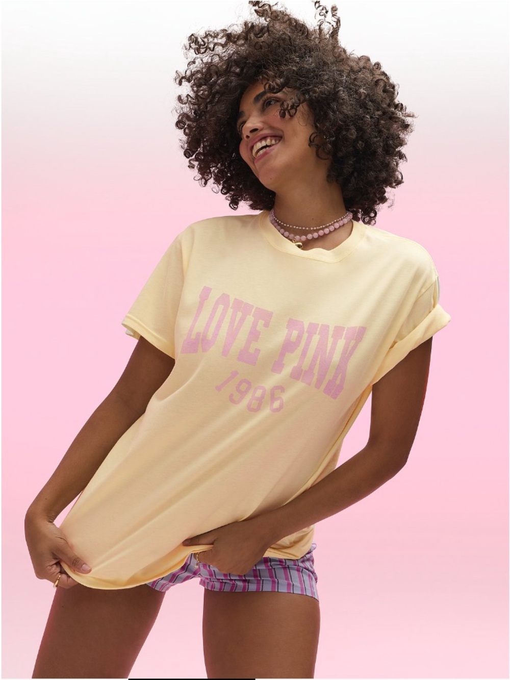 💛VS Pink Pink Friday Ltd Edition short sleeve campus tee sz L NWT